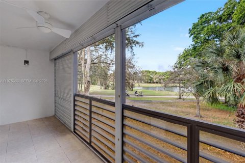 Copropriété à vendre à Tamarac, Floride: 2 chambres, 96.62 m2 № 2042745 - photo 29