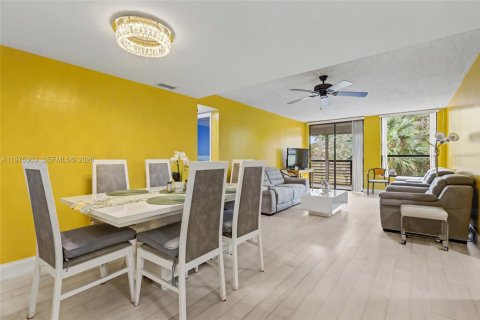 Copropriété à vendre à Tamarac, Floride: 2 chambres, 96.62 m2 № 2042745 - photo 9