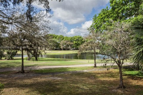 Copropriété à vendre à Tamarac, Floride: 2 chambres, 96.62 m2 № 2042745 - photo 30