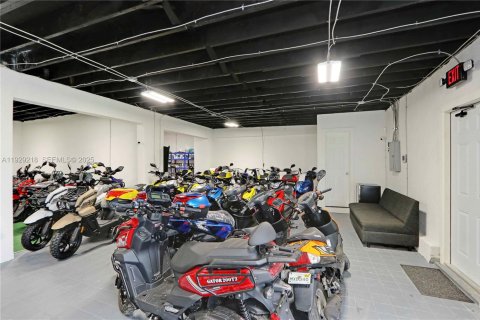 Immobilier commercial à vendre à Miami, Floride № 1987569 - photo 13