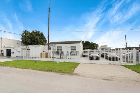 Immobilier commercial à vendre à Miami, Floride № 1987569 - photo 23