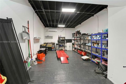 Immobilier commercial à vendre à Miami, Floride № 1987569 - photo 18