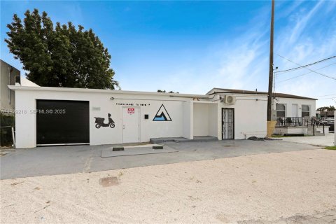 Immobilier commercial à vendre à Miami, Floride № 1987569 - photo 22