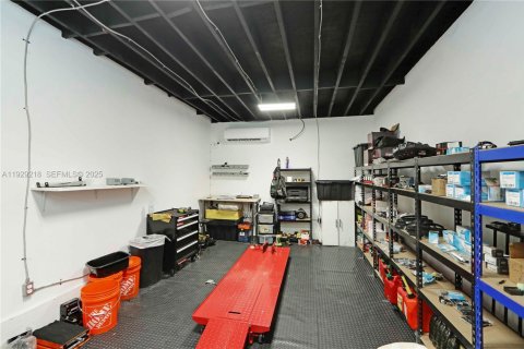 Immobilier commercial à vendre à Miami, Floride № 1987569 - photo 19