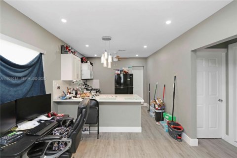 Immobilier commercial à vendre à Miami, Floride № 1987569 - photo 4