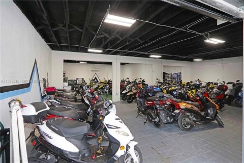 Immobilier commercial à vendre à Miami, Floride № 1987569 - photo 12