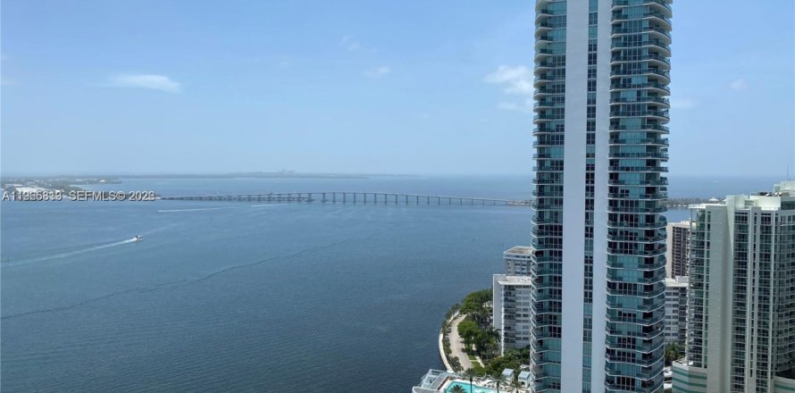 Кондоминиум с 1 спальней в Майами, Флорида № 2026939