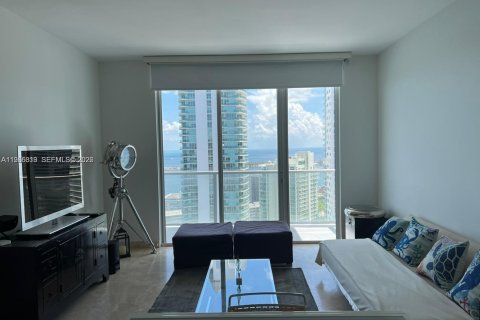 Снять в аренду кондоминиум в Майами, Флорида 1 спальня, 70.61м2, № 2026939 - фото 4