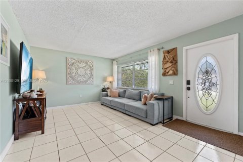 House in Sunrise, Florida 2 bedrooms, 81.48 sq.m. № 2064853 - photo 8