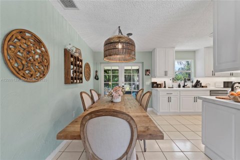 House in Sunrise, Florida 2 bedrooms, 81.48 sq.m. № 2064853 - photo 9