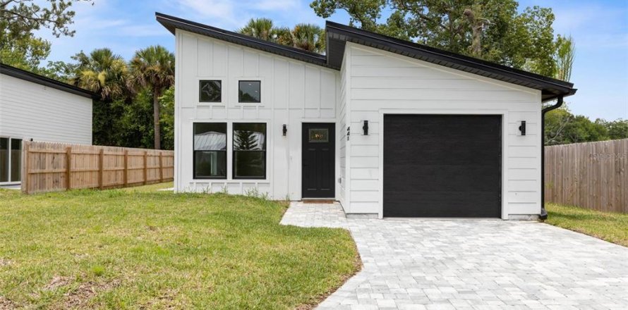 House in Saint Augustine, Florida 3 bedrooms, 109.62 sq.m. № 1868985