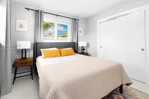 Casa en venta en Wilton Manors, Florida, 4 dormitorios, 163.6 m2 № 1809278 - foto 9