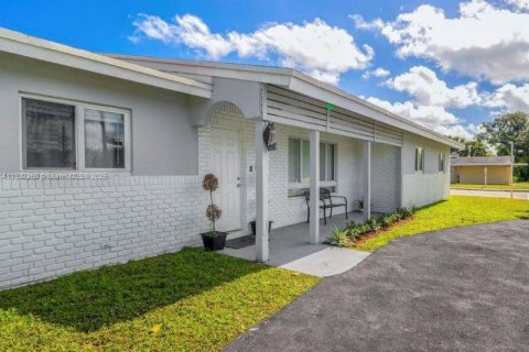 Casa en venta en Wilton Manors, Florida, 4 dormitorios, 163.6 m2 № 1809278 - foto 13
