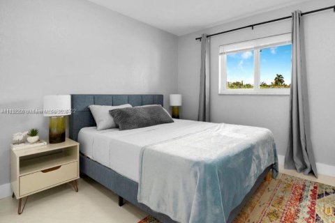 Casa en venta en Wilton Manors, Florida, 4 dormitorios, 163.6 m2 № 1809278 - foto 4