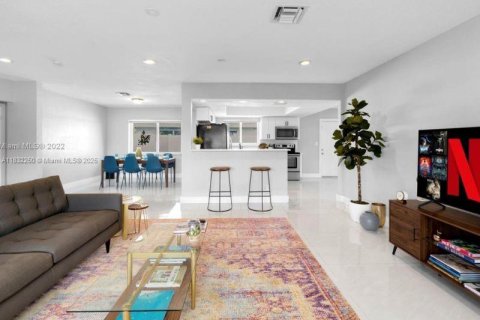 Casa en venta en Wilton Manors, Florida, 4 dormitorios, 163.6 m2 № 1809278 - foto 1