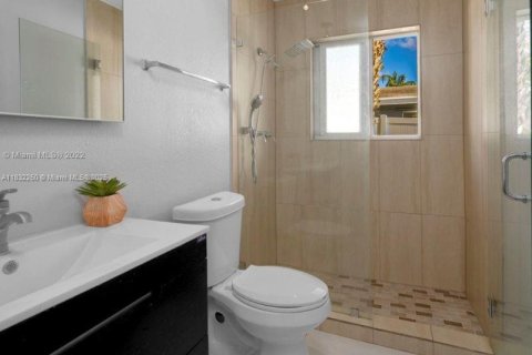 Casa en venta en Wilton Manors, Florida, 4 dormitorios, 163.6 m2 № 1809278 - foto 3