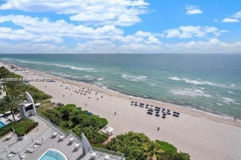 Condominio en alquiler en Sunny Isles Beach, Florida, 1 dormitorio, 79.71 m2 № 1950445 - foto 3