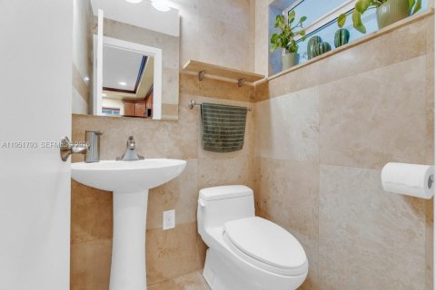 Купить виллу или дом в Майами, Флорида 2 спальни, 81.75м2, № 2033581 - фото 8