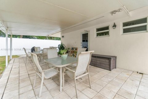 Купить виллу или дом в Майами, Флорида 2 спальни, 81.75м2, № 2033581 - фото 12