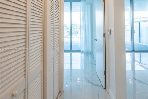 Apartment in Miami Beach, Florida 1 bedroom, 52.03 sq.m. № 2058931 - photo 12