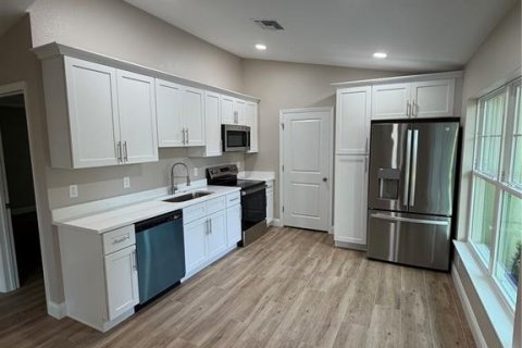 House in Geneva, Florida 2 bedrooms, 90.77 sq.m. № 2127210 - photo 7
