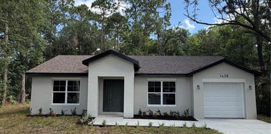House in Geneva, Florida 2 bedrooms, 90.77 sq.m. № 2127210