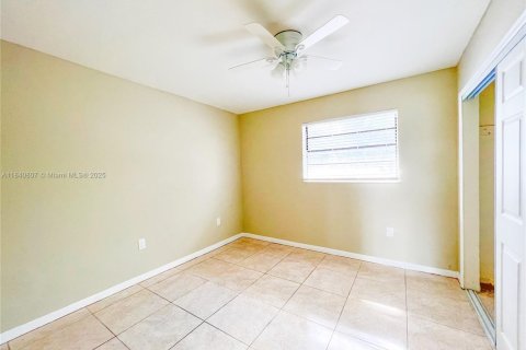 Condo in Hialeah, Florida, 2 bedrooms  № 1875719 - photo 20