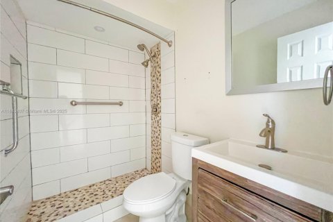 Condo in Hialeah, Florida, 2 bedrooms  № 1875719 - photo 19