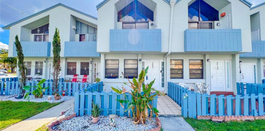 Condo in Hialeah, Florida, 2 bedrooms № 1875719