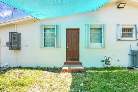 Villa ou maison à louer à Miami, Floride: 3 chambres, 144.09 m2 № 1758903 - photo 3