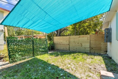 Villa ou maison à louer à Miami, Floride: 3 chambres, 144.09 m2 № 1758903 - photo 4