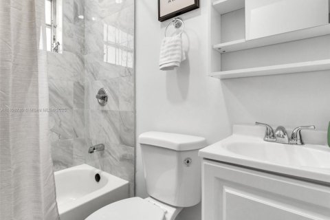 Villa ou maison à louer à Miami, Floride: 3 chambres, 144.09 m2 № 1758903 - photo 23