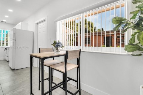Villa ou maison à louer à Miami, Floride: 3 chambres, 144.09 m2 № 1758903 - photo 6
