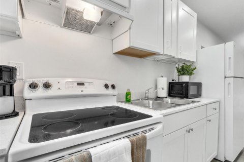 Villa ou maison à louer à Miami, Floride: 3 chambres, 144.09 m2 № 1758903 - photo 29