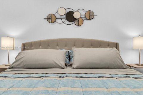 Villa ou maison à louer à Miami, Floride: 3 chambres, 144.09 m2 № 1758903 - photo 15