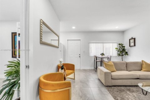 Villa ou maison à louer à Miami, Floride: 3 chambres, 144.09 m2 № 1758903 - photo 10