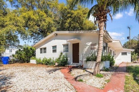 Villa ou maison à louer à Miami, Floride: 3 chambres, 144.09 m2 № 1758903 - photo 1