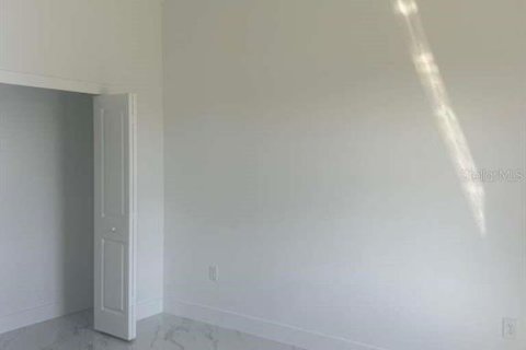 House in Lehigh Acres, Florida 3 bedrooms, 134.89 sq.m. № 2425314 - photo 8