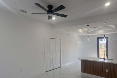 House in Lehigh Acres, Florida 3 bedrooms, 134.89 sq.m. № 2425314 - photo 3