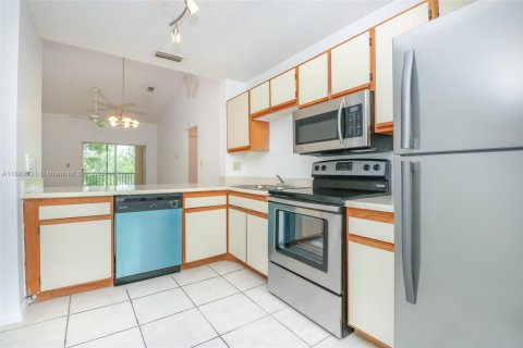Condo in Miramar, Florida, 1 bedroom  № 1889703 - photo 1