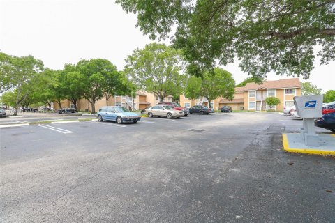 Condo in Miramar, Florida, 1 bedroom  № 1889703 - photo 23