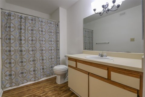Condo in Miramar, Florida, 1 bedroom  № 1889703 - photo 11