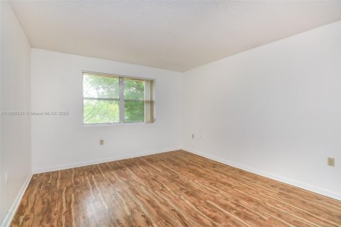 Condo in Miramar, Florida, 1 bedroom  № 1889703 - photo 8