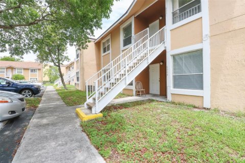 Condo in Miramar, Florida, 1 bedroom  № 1889703 - photo 19