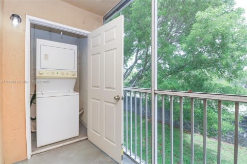 Condo in Miramar, Florida, 1 bedroom  № 1889703 - photo 14