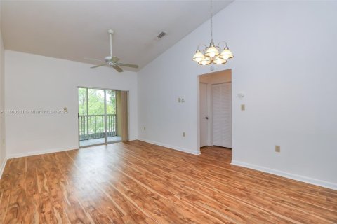 Condo in Miramar, Florida, 1 bedroom  № 1889703 - photo 6