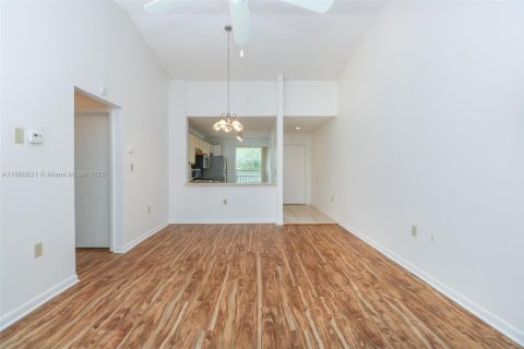Condo in Miramar, Florida, 1 bedroom  № 1889703 - photo 5