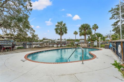 Copropriété à vendre à Homosassa, Floride: 2 chambres, 124.4 m2 № 2398940 - photo 13