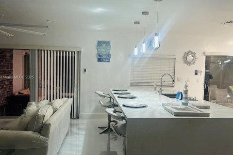 Villa ou maison à louer à Deerfield Beach, Floride: 3 chambres, 161.09 m2 № 2169777 - photo 6