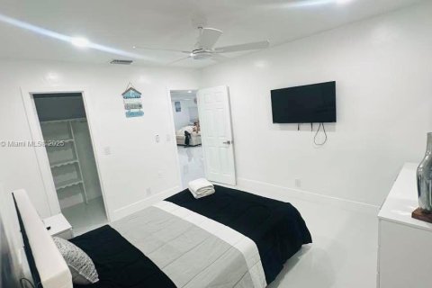Villa ou maison à louer à Deerfield Beach, Floride: 3 chambres, 161.09 m2 № 2169777 - photo 1